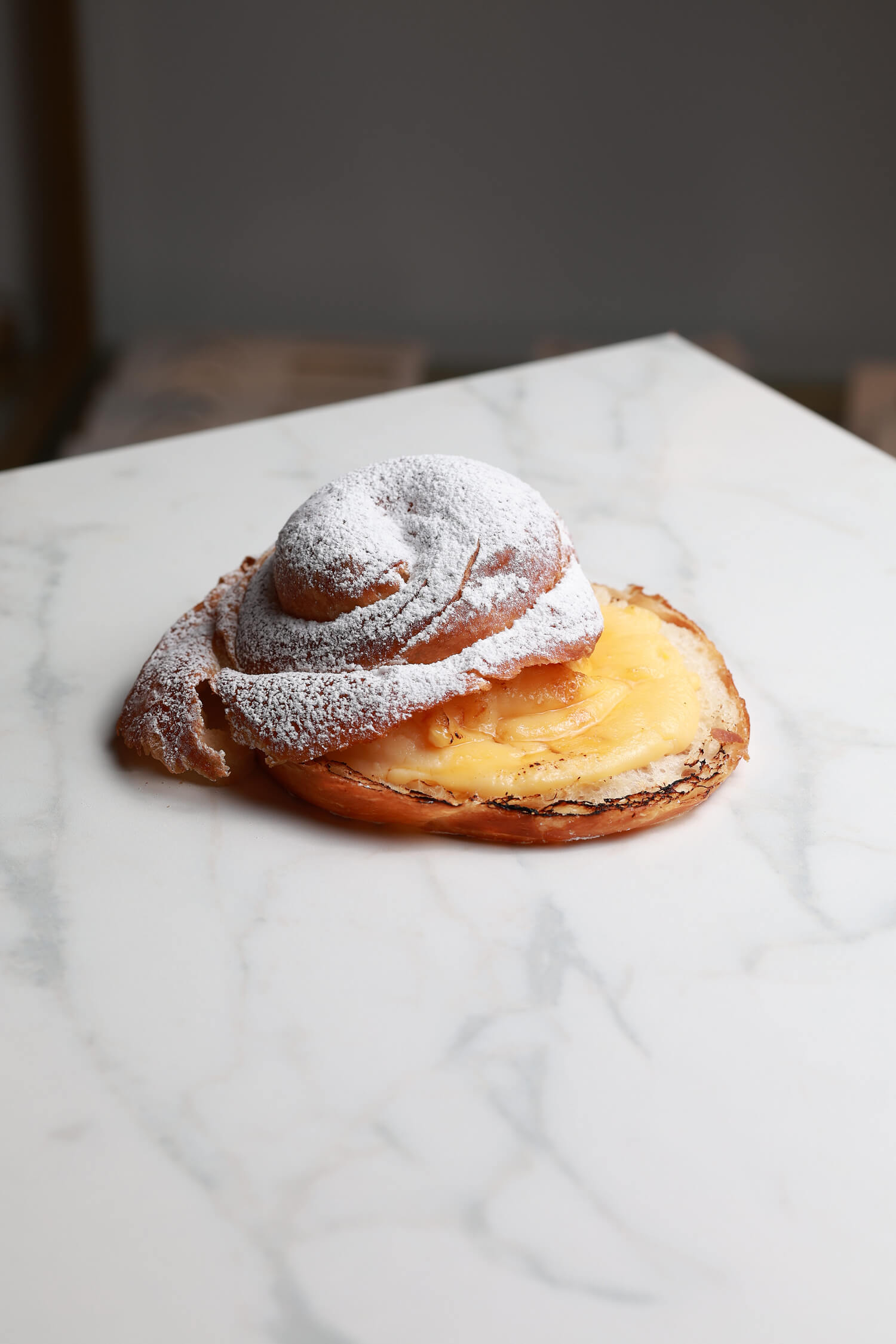 ENSAIMADA DE CREMA PASTELERA TOSTADA