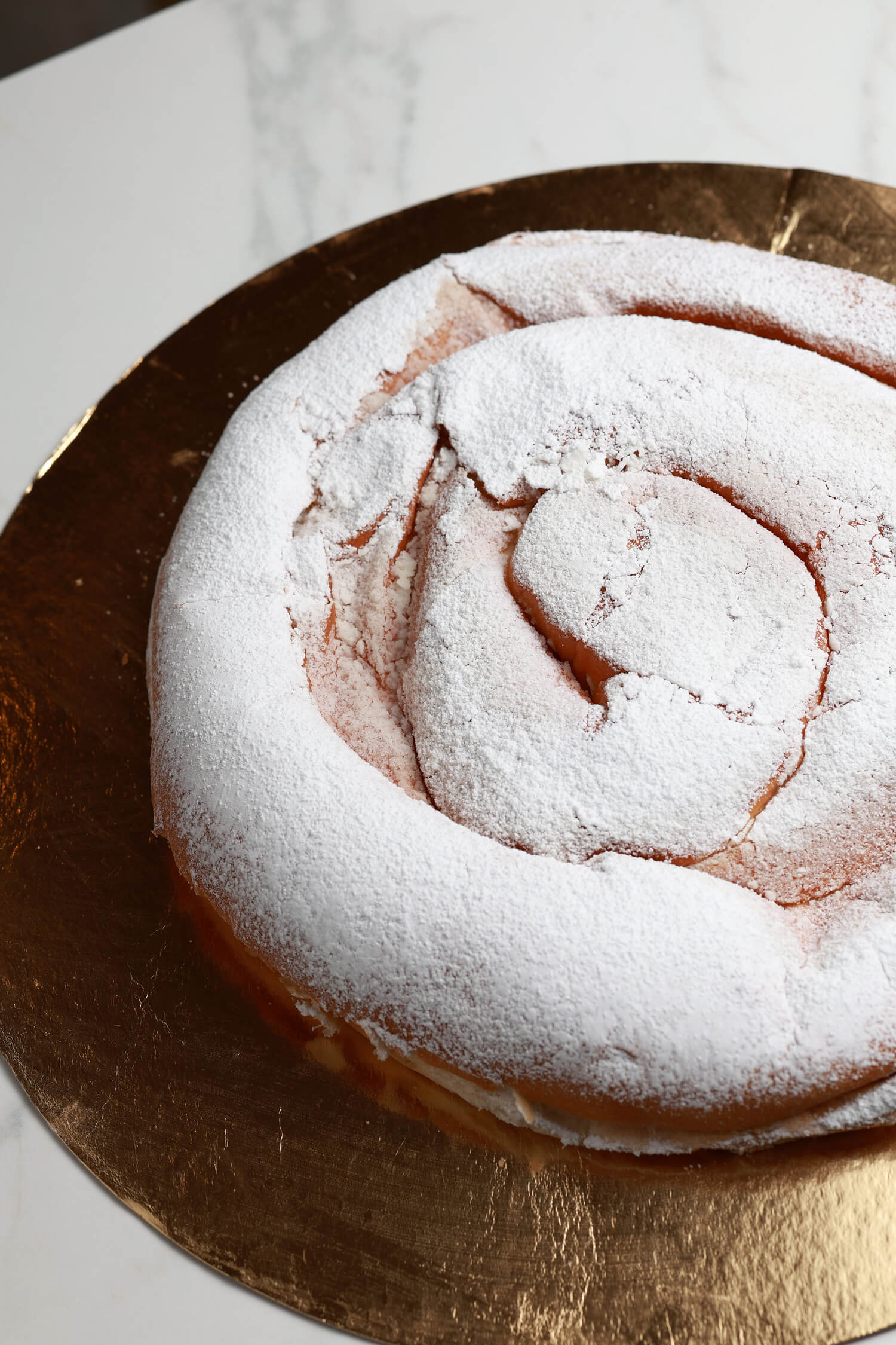 ENSAIMADA GRANDE DE CREMA PASTELERA TOSTADA