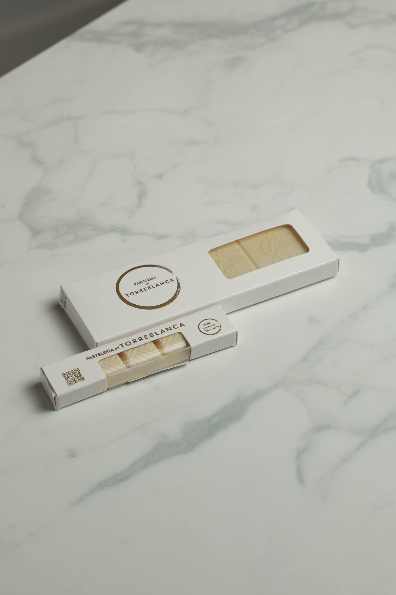 CHOCOLATE TORREBLANCA BLANCO, CON LECHE Y 70%,