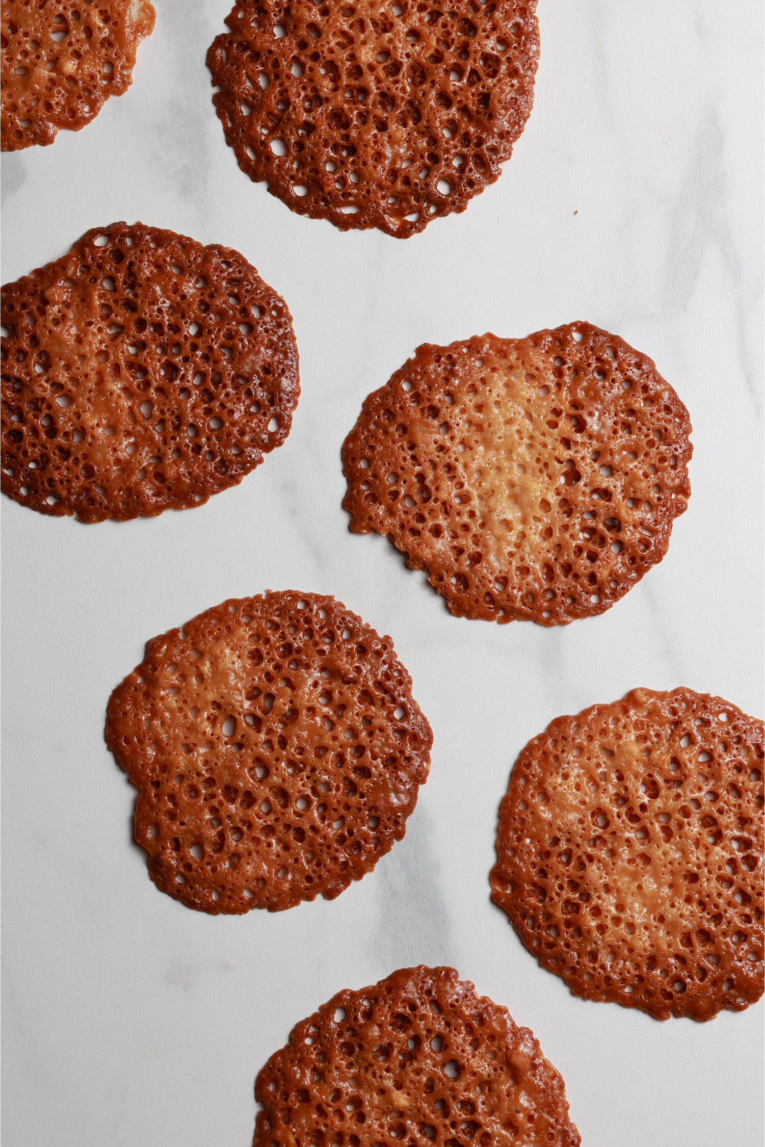 TEJAS DE ALMENDRA Y CARAMELO